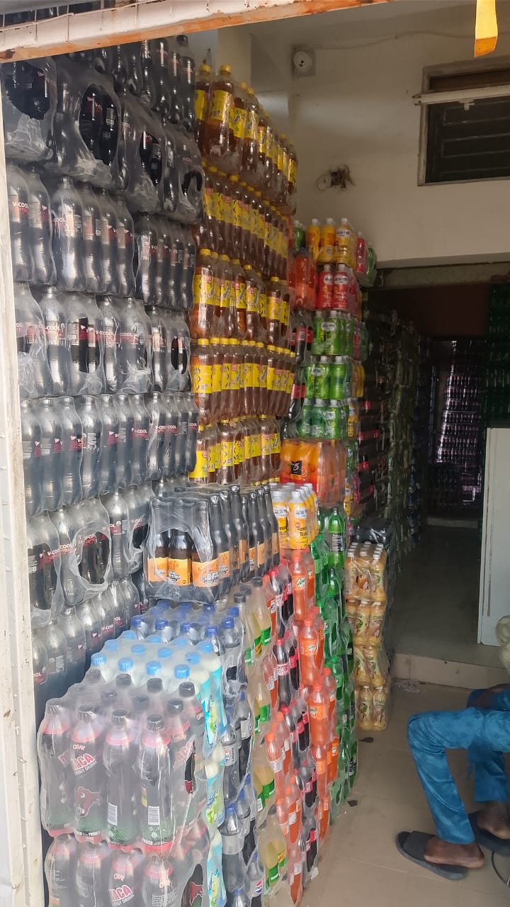 Retail-ready beverage stock arranged for distribution